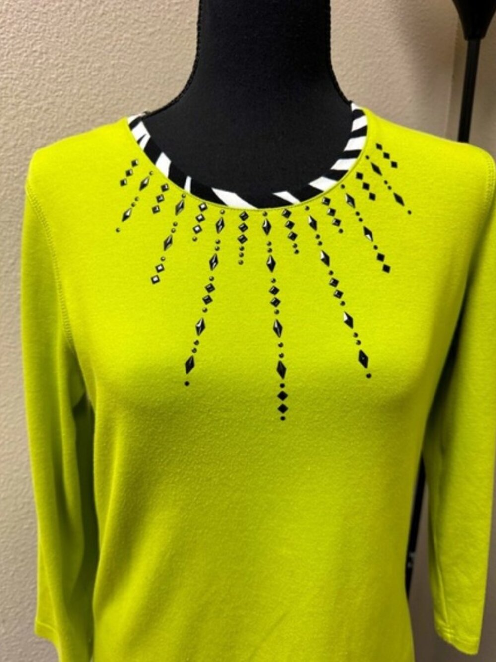 Vincente Lime Green Embellished Top S Black White Trim 3/4 Sleeve - Picture 3 of 11